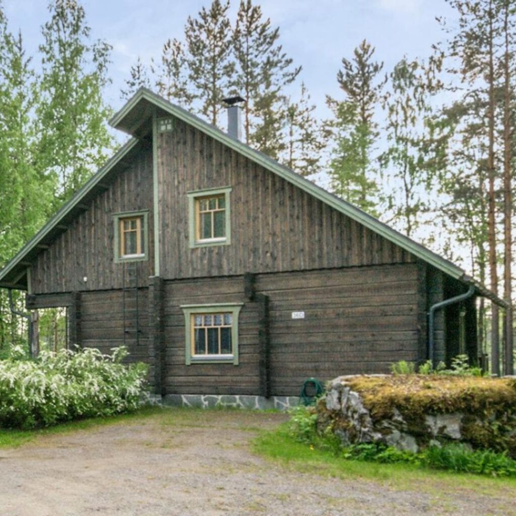 Kuvassa LockCornerin hirsihuvila