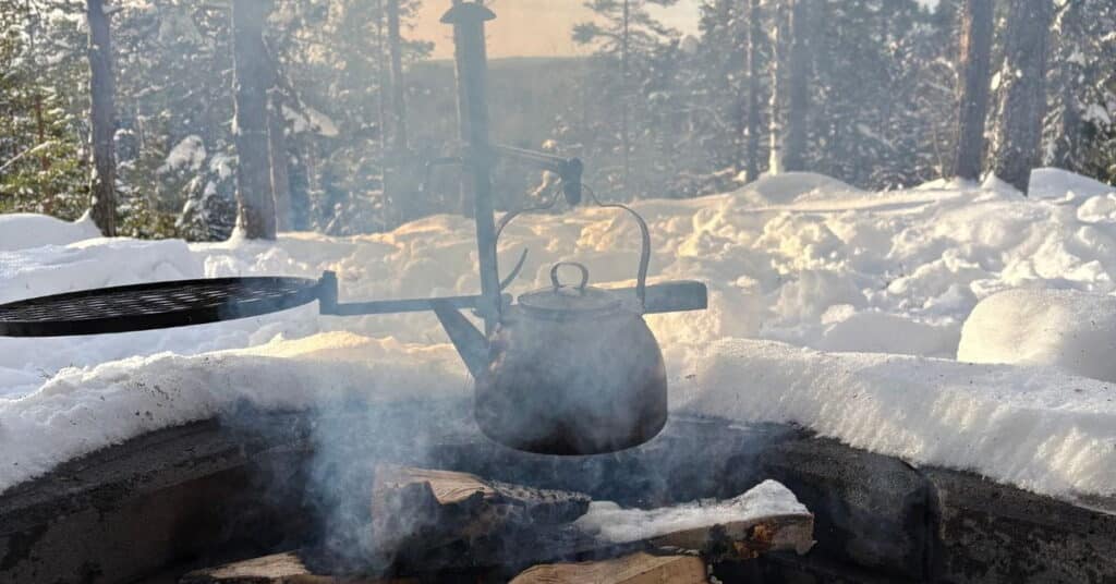 Nuotiopaikan sijoittaminen laavulle vaatii suunnittelua.
